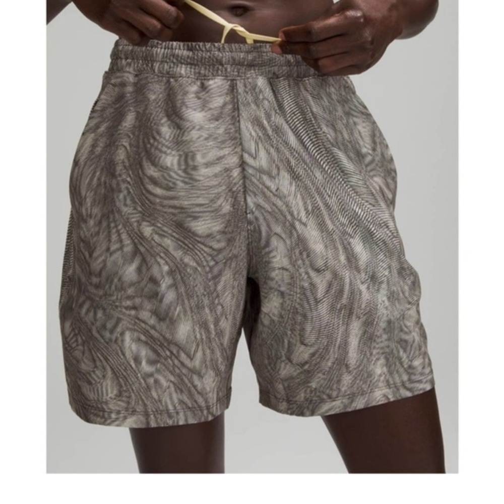 Lululemon Pace breaker Men’s Linerless Shorts 7” inseam